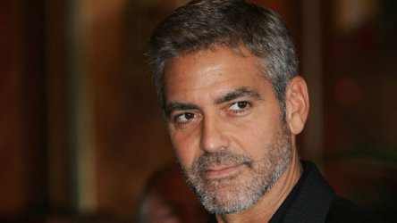 Джордж Клуни снимет фильм про взлом смартфонов