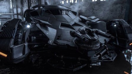 Зак Снайдер опубликовал фото нового Бэтмобиля