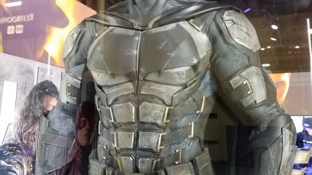 Как выглядит новый костюм Бэтмена для «Лиги справедливости»