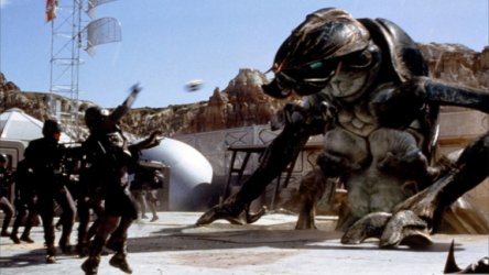 «Хороший жук — мертвый жук»: 20 лет фильму «Звездный десант» Пола Верховена