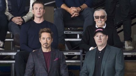 Звезды и создатели Marvel собрались на одном фото в честь 10-летия студии